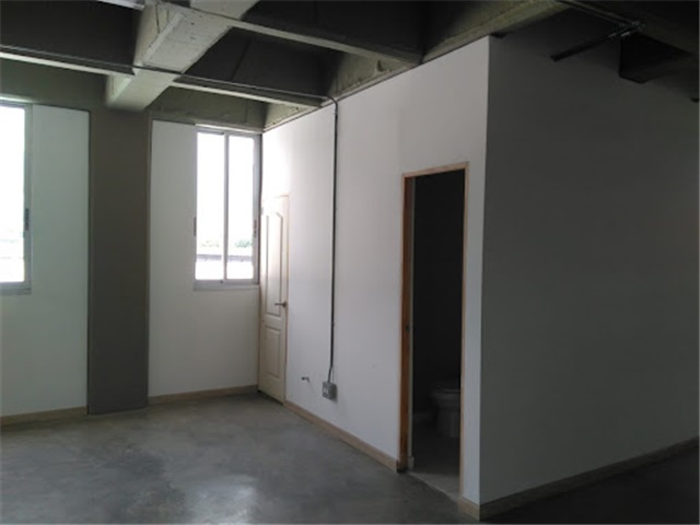 Oficina en arriendo en El Carmelo, Itagüí, 350 m² · foto 10 de 11