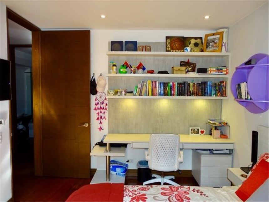 Apartamento de 4 alcobas en venta en Lindaraja, Bogotá, 197 m² · foto 23 de 24
