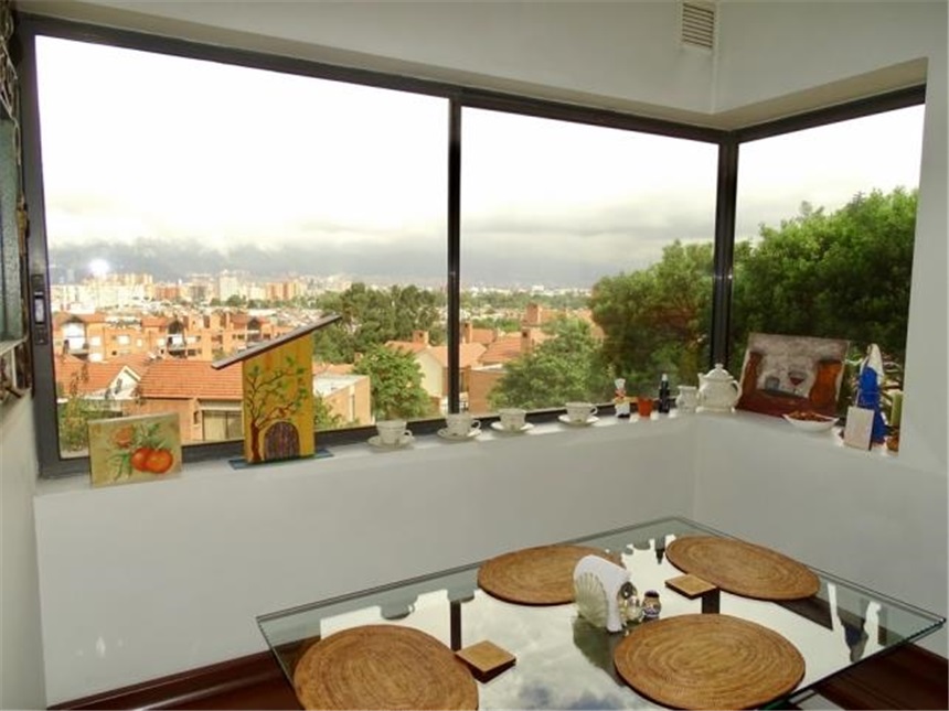 Apartamento de 4 alcobas en venta en Lindaraja, Bogotá, 197 m² · foto 7 de 24