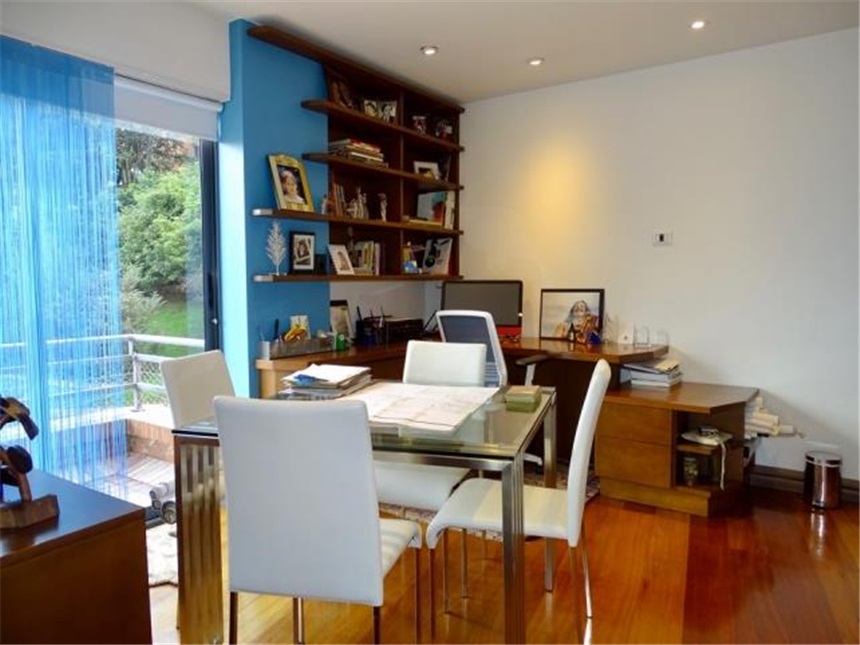 Apartamento de 4 alcobas en venta en Lindaraja, Bogotá, 197 m² · foto 9 de 24