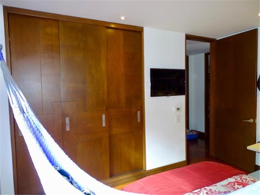 Apartamento de 4 alcobas en venta en Lindaraja, Bogotá, 197 m² · foto 22 de 24