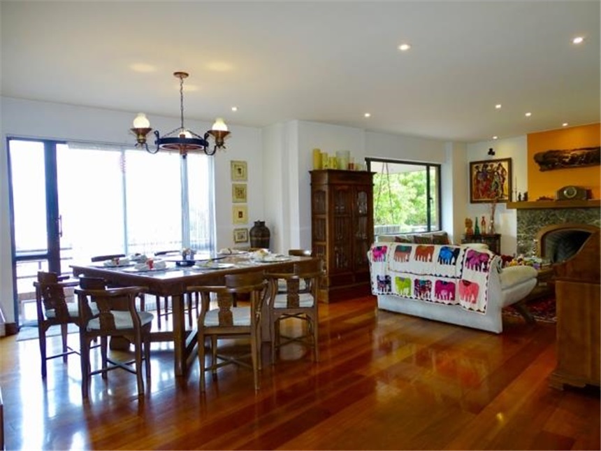 Apartamento de 4 alcobas en venta en Lindaraja, Bogotá, 197 m² · foto 2 de 24