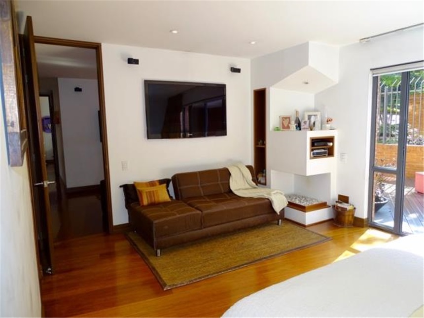Apartamento de 4 alcobas en venta en Lindaraja, Bogotá, 197 m² · foto 13 de 24