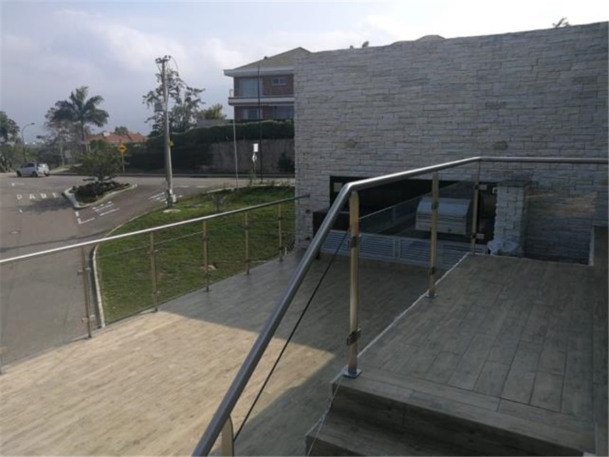 Casa de 5 alcobas en venta en Ruitoque, Floridablanca, 272 m² · foto 2 de 24