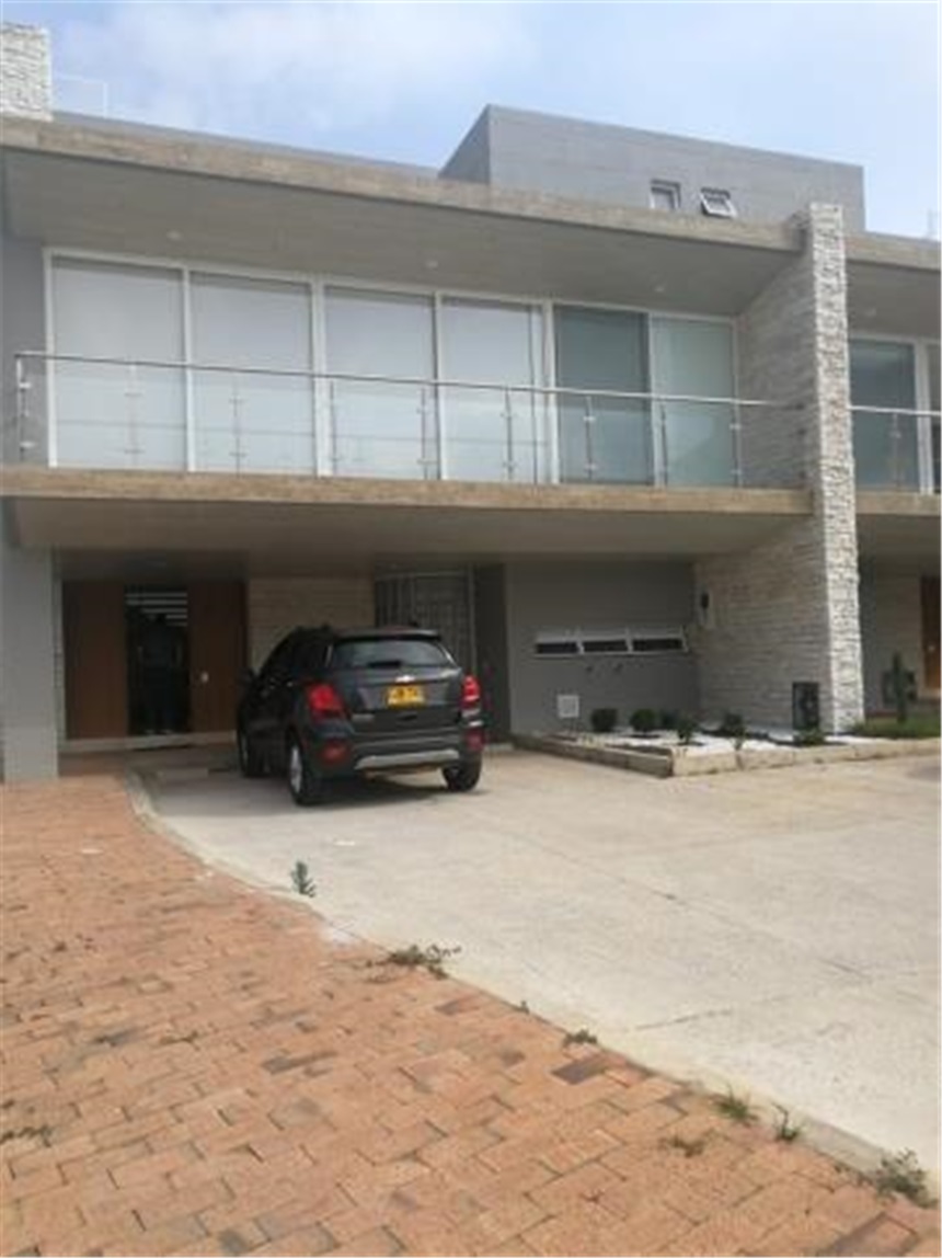 Casa de 5 alcobas en venta en Ruitoque, Floridablanca, 272 m² · foto 22 de 24