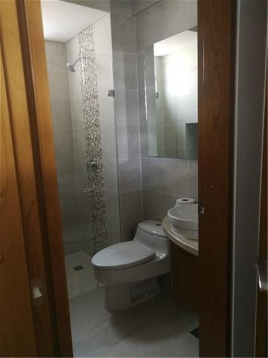 Casa de 5 alcobas en venta en Ruitoque, Floridablanca, 272 m² · foto 15 de 24