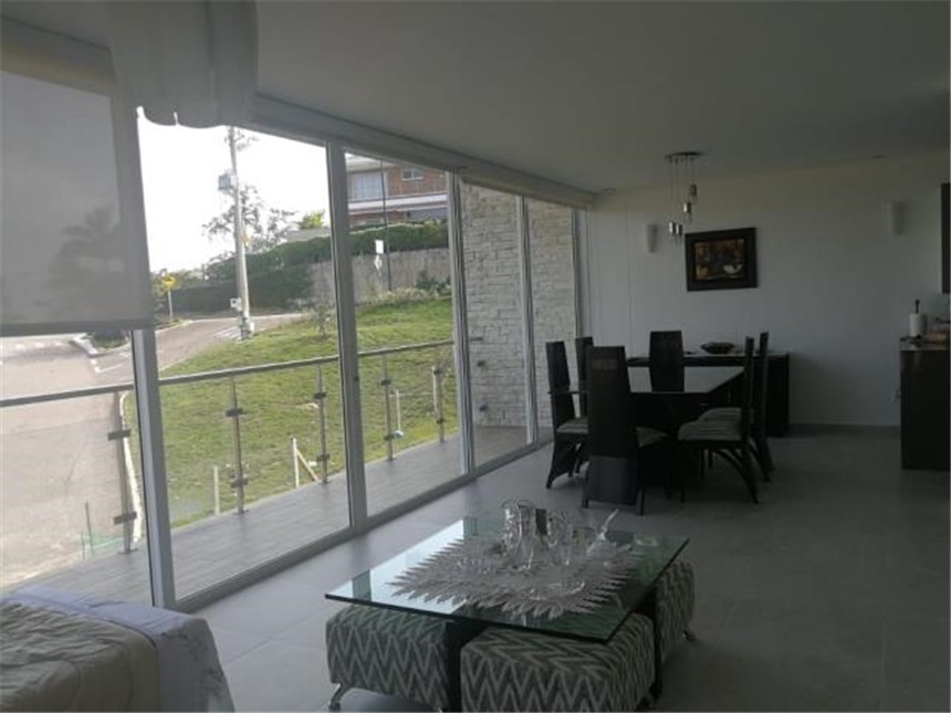 Casa de 5 alcobas en venta en Ruitoque, Floridablanca, 272 m² · foto 12 de 24