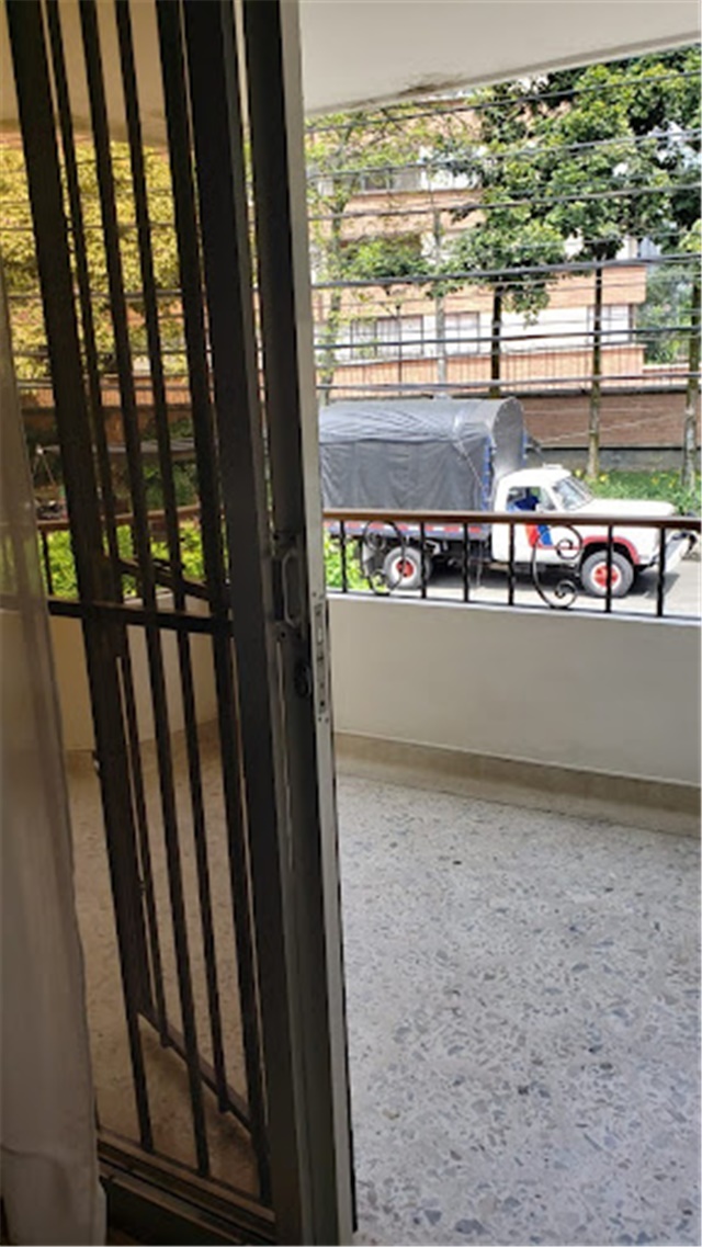 Casa de 5 alcobas en venta en Conquistadores, Medellín, 440 m² · foto 9 de 24