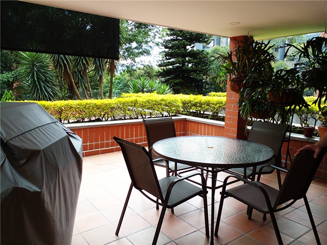 Apartamento de 3 alcobas en venta en El Tesoro, Medellín, 135 m² · foto 18 de 19