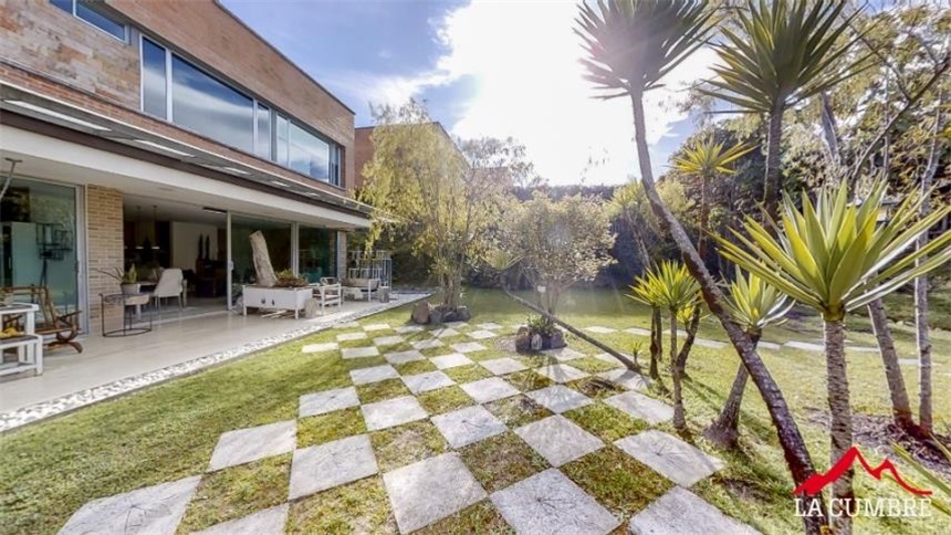Casa de 3 alcobas en venta en Las Palmas, Envigado, 238 m² · foto 4 de 24
