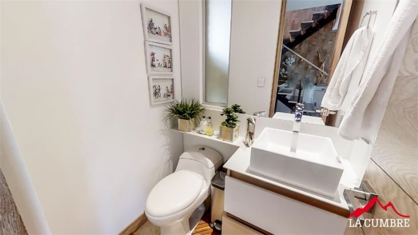 Casa de 3 alcobas en venta en Las Palmas, Envigado, 238 m² · foto 11 de 24