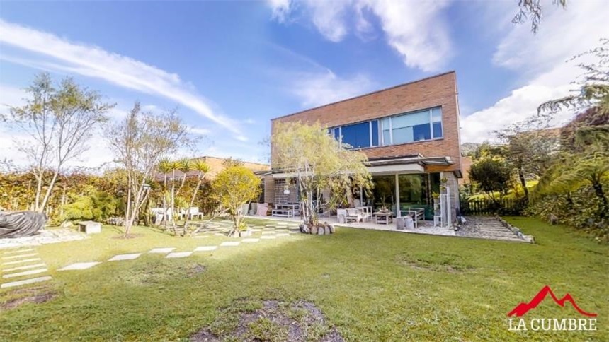 Casa de 3 alcobas en venta en Las Palmas, Envigado, 238 m² · foto 3 de 24