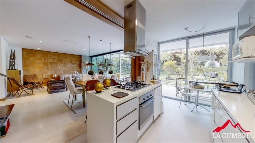 Casa de 3 alcobas en venta en Las Palmas, Envigado, 238 m² · foto 10 de 24