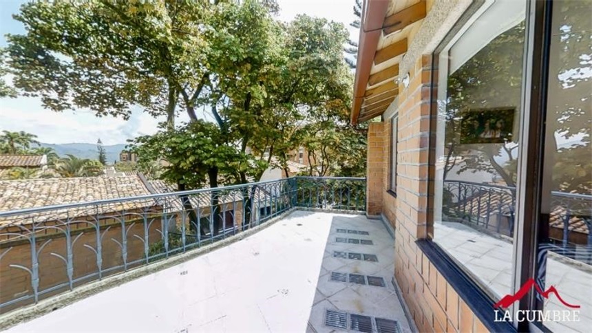 Casa de 5 alcobas en venta en El Poblado, Medellín, 312 m² · foto 13 de 24