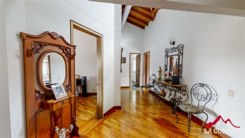Casa de 5 alcobas en venta en El Poblado, Medellín, 312 m² · foto 23 de 24