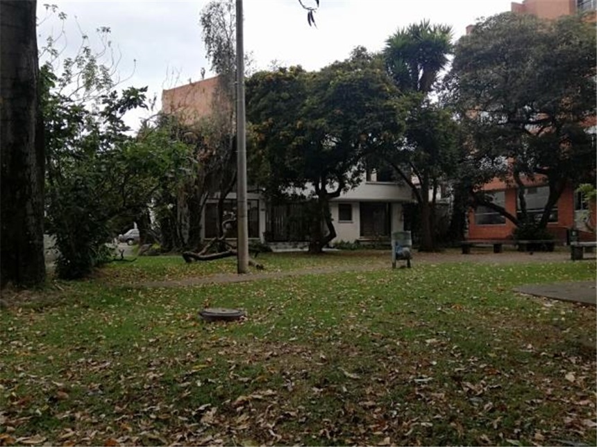 Casa de 4 alcobas en venta en Santa Barbara, Bogotá, 618 m² · foto 5 de 13