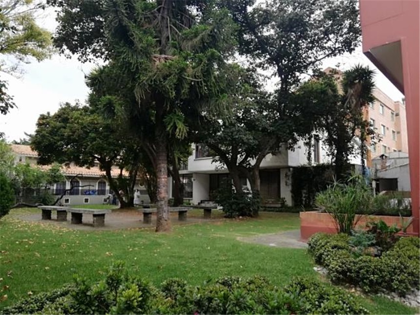 Casa de 4 alcobas en venta en Santa Barbara, Bogotá, 618 m² · foto 6 de 13