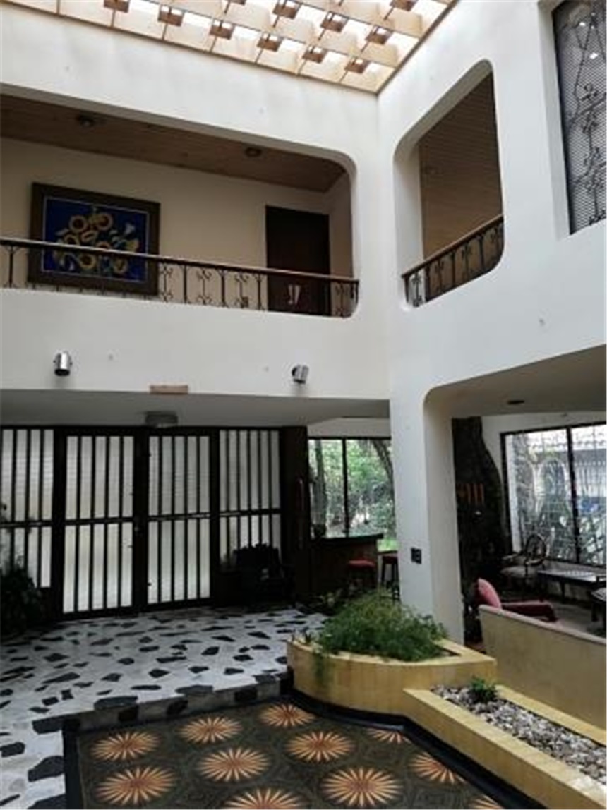 Casa de 4 alcobas en venta en Santa Barbara, Bogotá, 618 m² · foto 10 de 13