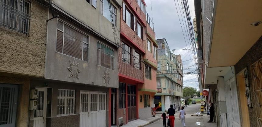 Casa de 7 alcobas en venta en Vision De Colombia, Bogotá, 380 m² · foto 2 de 24