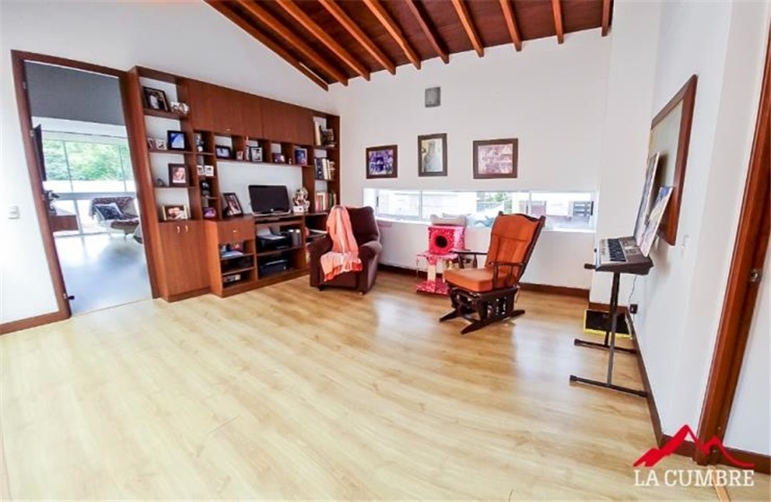 Casa de 3 alcobas en venta en Cd San Lucas, Envigado, 204 m² · foto 10 de 24