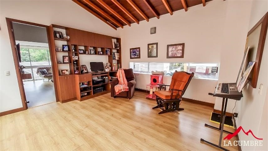 Casa de 3 alcobas en venta en Cd San Lucas, Envigado, 204 m² · foto 11 de 24