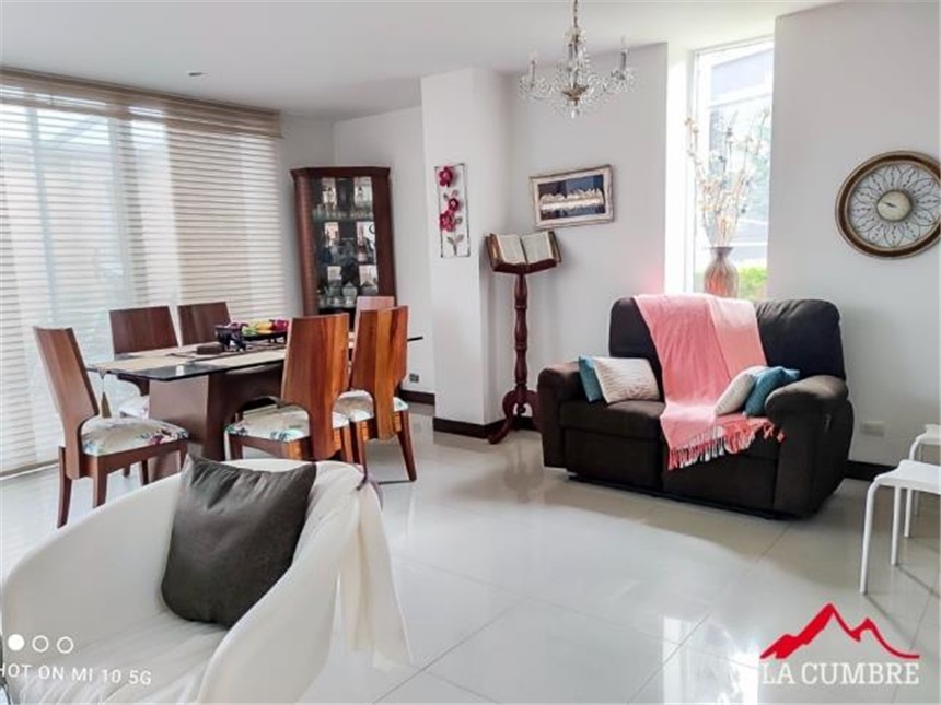 Casa de 3 alcobas en venta en Cd San Lucas, Envigado, 204 m² · foto 9 de 24