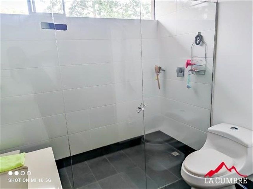 Casa de 3 alcobas en venta en Cd San Lucas, Envigado, 204 m² · foto 23 de 24