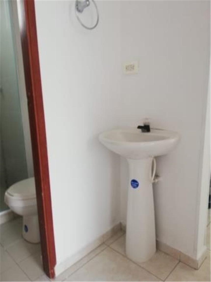 Apartamento de 3 alcobas en venta en Centro, Girón, 54 m² · foto 15 de 21
