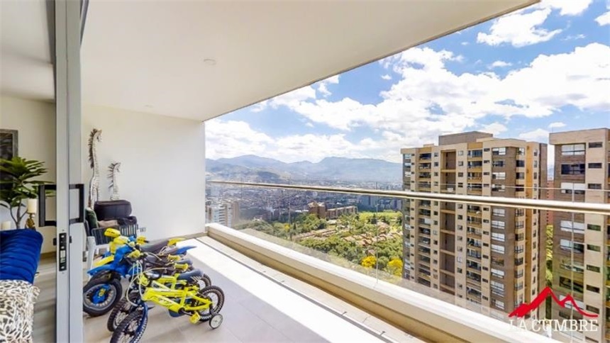 Apartamento de 4 alcobas en arriendo en Los Balsos, Medellín, 313 m² · foto 6 de 22