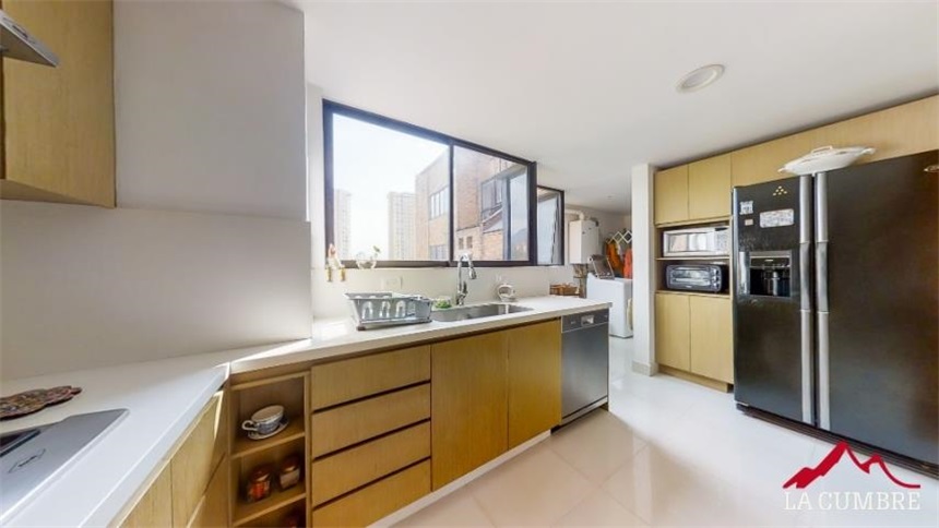 Apartamento de 4 alcobas en arriendo en El Castillo, Medellín, 313 m² · foto 6 de 24