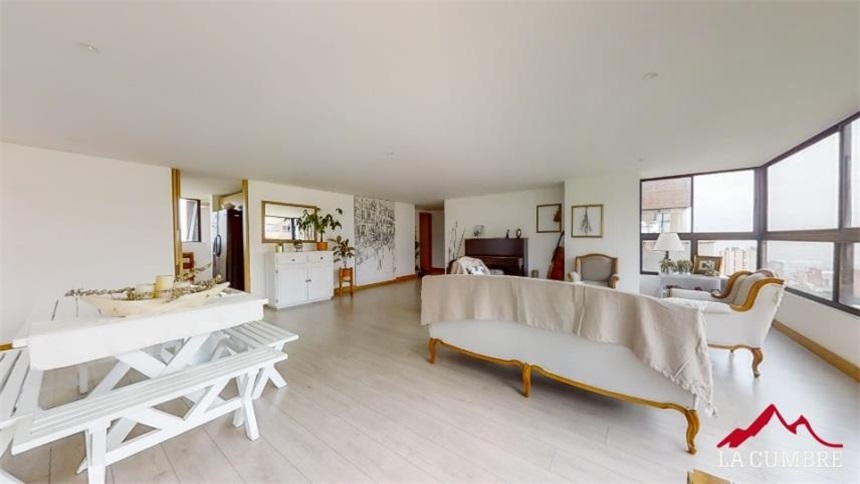 Apartamento de 4 alcobas en arriendo en El Castillo, Medellín, 313 m² · foto 4 de 24