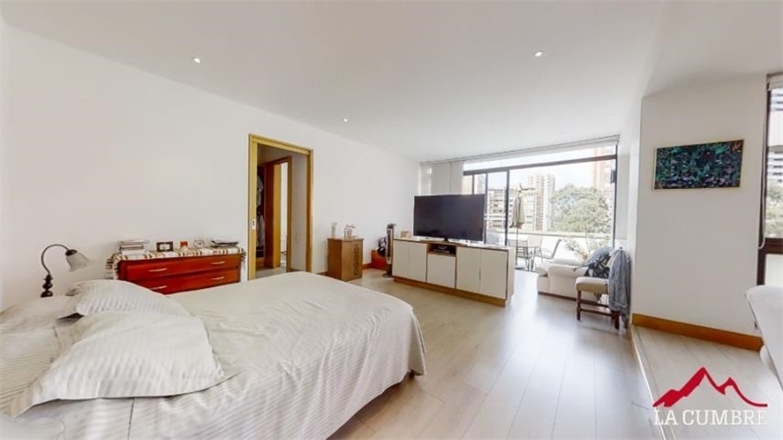 Apartamento de 4 alcobas en arriendo en El Castillo, Medellín, 313 m² · foto 9 de 24