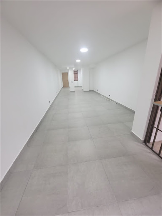 Oficina en arriendo en Laureles, Medellín, 55 m² · foto 3 de 5