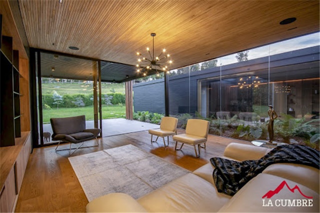 Casa de 3 alcobas en venta en Las Palmas, Envigado, 366 m² · foto 8 de 17