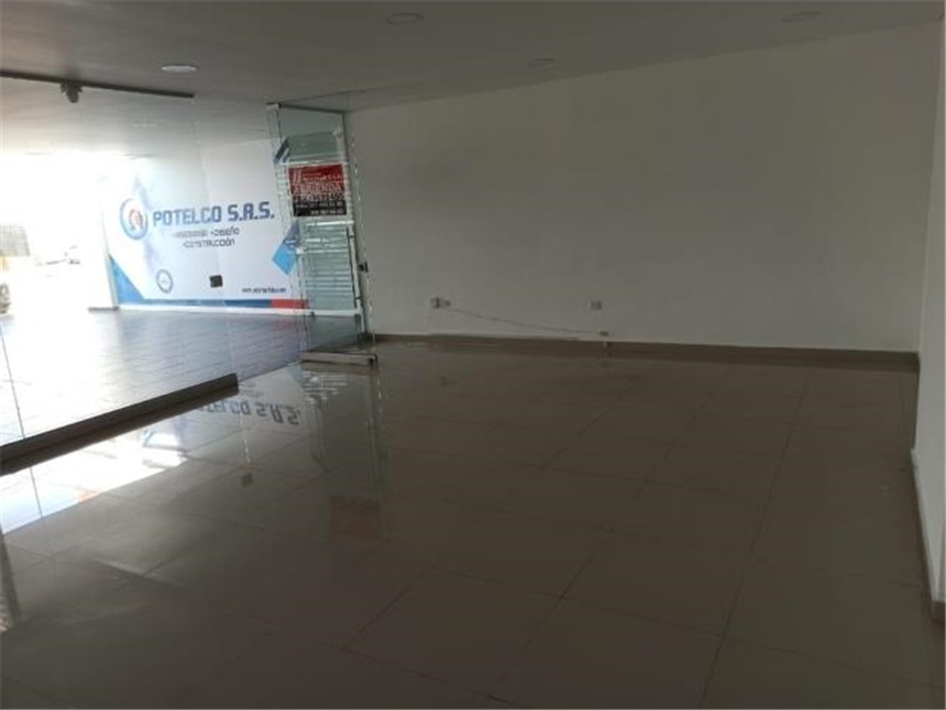 Local en Arriendo - Más
