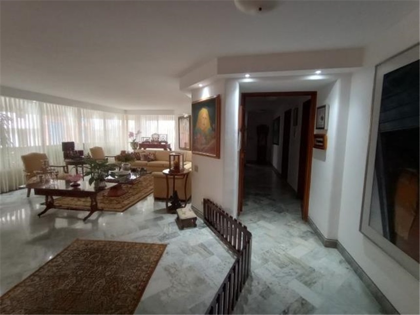 Casa de 6 alcobas en venta en Santa Monica, Cali, 1012 m² · foto 13 de 24