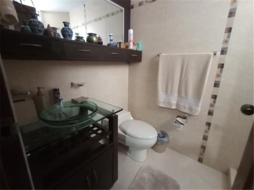 Casa de 6 alcobas en venta en Santa Monica, Cali, 1012 m² · foto 12 de 24