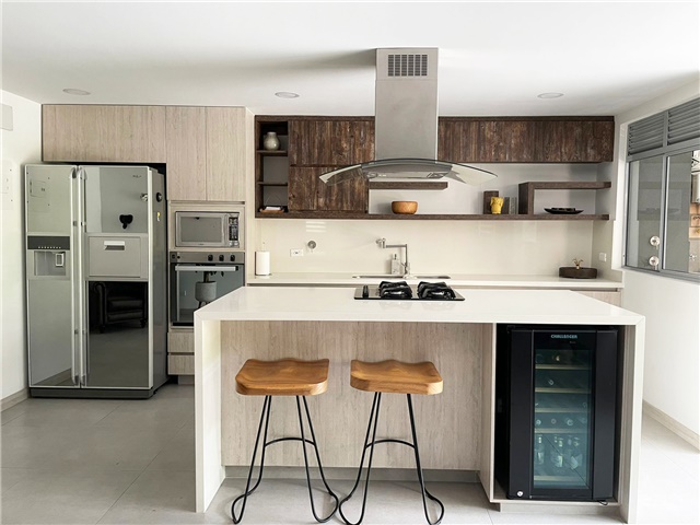 Apartamento de 1 alcoba en venta en El Chingui, Envigado, 72 m² · foto 3 de 11