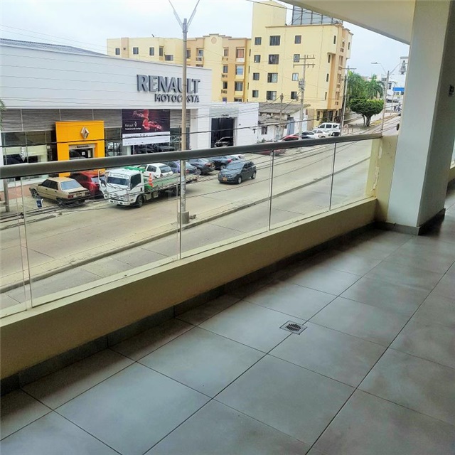 Local en Arriendo - Más