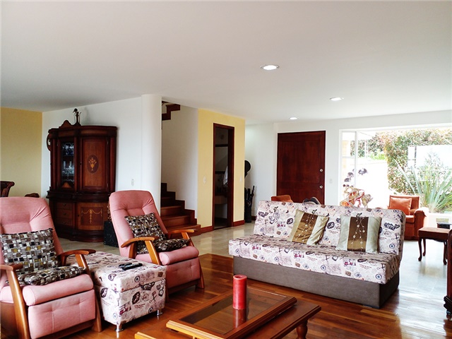 Casa de 5 alcobas en venta en Loma Del Escobero, Envigado, 500 m² · foto 4 de 19