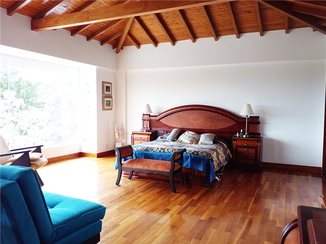 Casa de 5 alcobas en venta en Loma Del Escobero, Envigado, 500 m² · foto 11 de 19