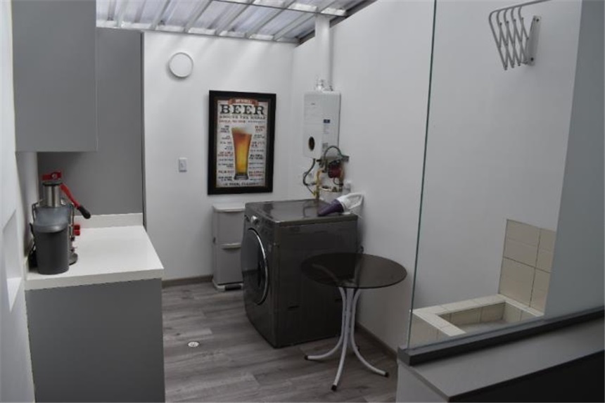 Casa en venta en Santa Barbara, Bogotá · foto 8 de 23
