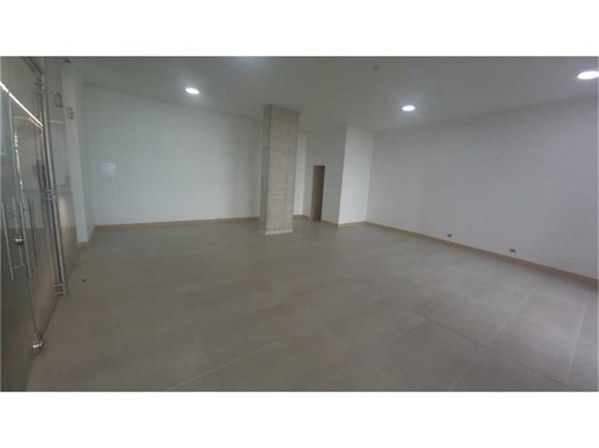 Local en Arriendo – další
