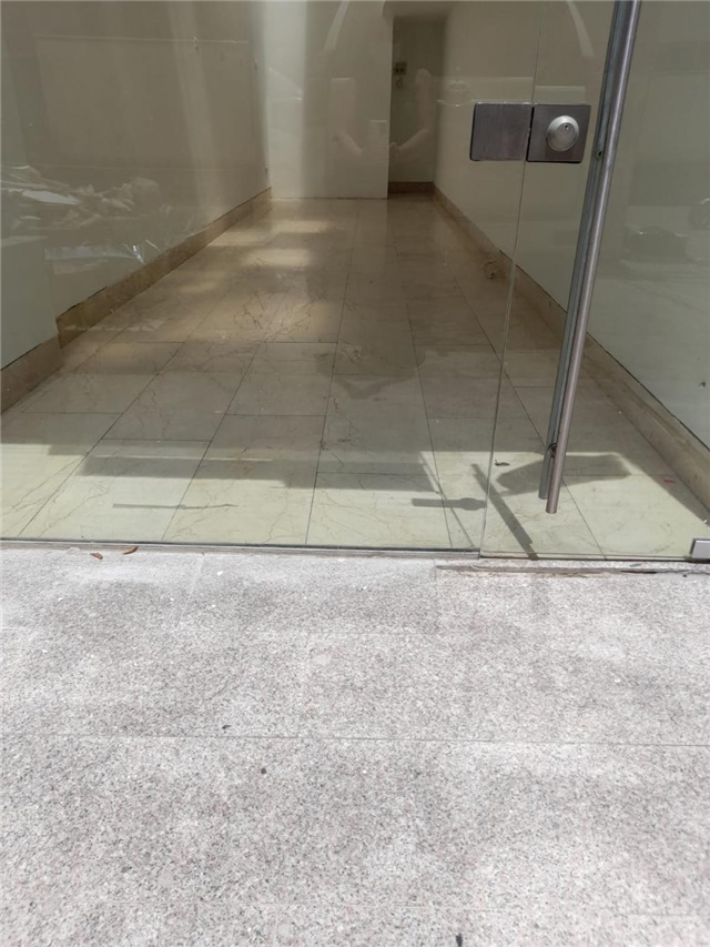 Local en Arriendo - Vista 2