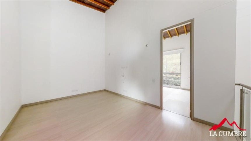 Casa de 3 alcobas en venta en Montessori, Medellín, 181 m² · foto 9 de 21