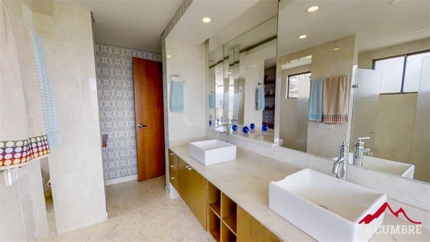 Apartamento de 3 alcobas en venta en El Castillo, Medellín, 400 m² · foto 24 de 24