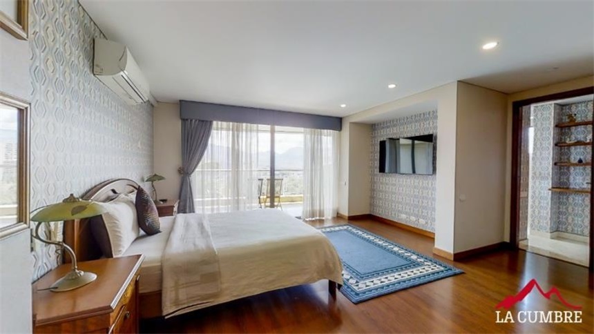 Apartamento de 3 alcobas en venta en El Castillo, Medellín, 400 m² · foto 17 de 24