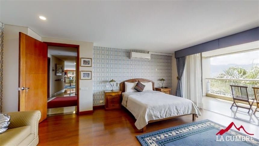 Apartamento de 3 alcobas en venta en El Castillo, Medellín, 400 m² · foto 21 de 24