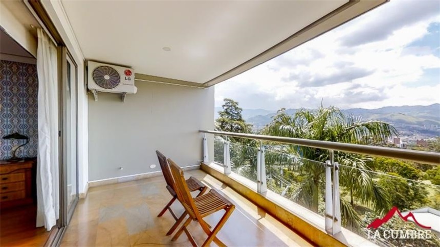 Apartamento de 3 alcobas en venta en El Castillo, Medellín, 400 m² · foto 20 de 24