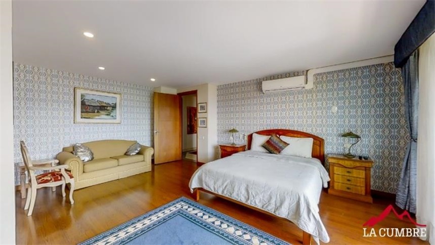 Apartamento de 3 alcobas en venta en El Castillo, Medellín, 400 m² · foto 19 de 24